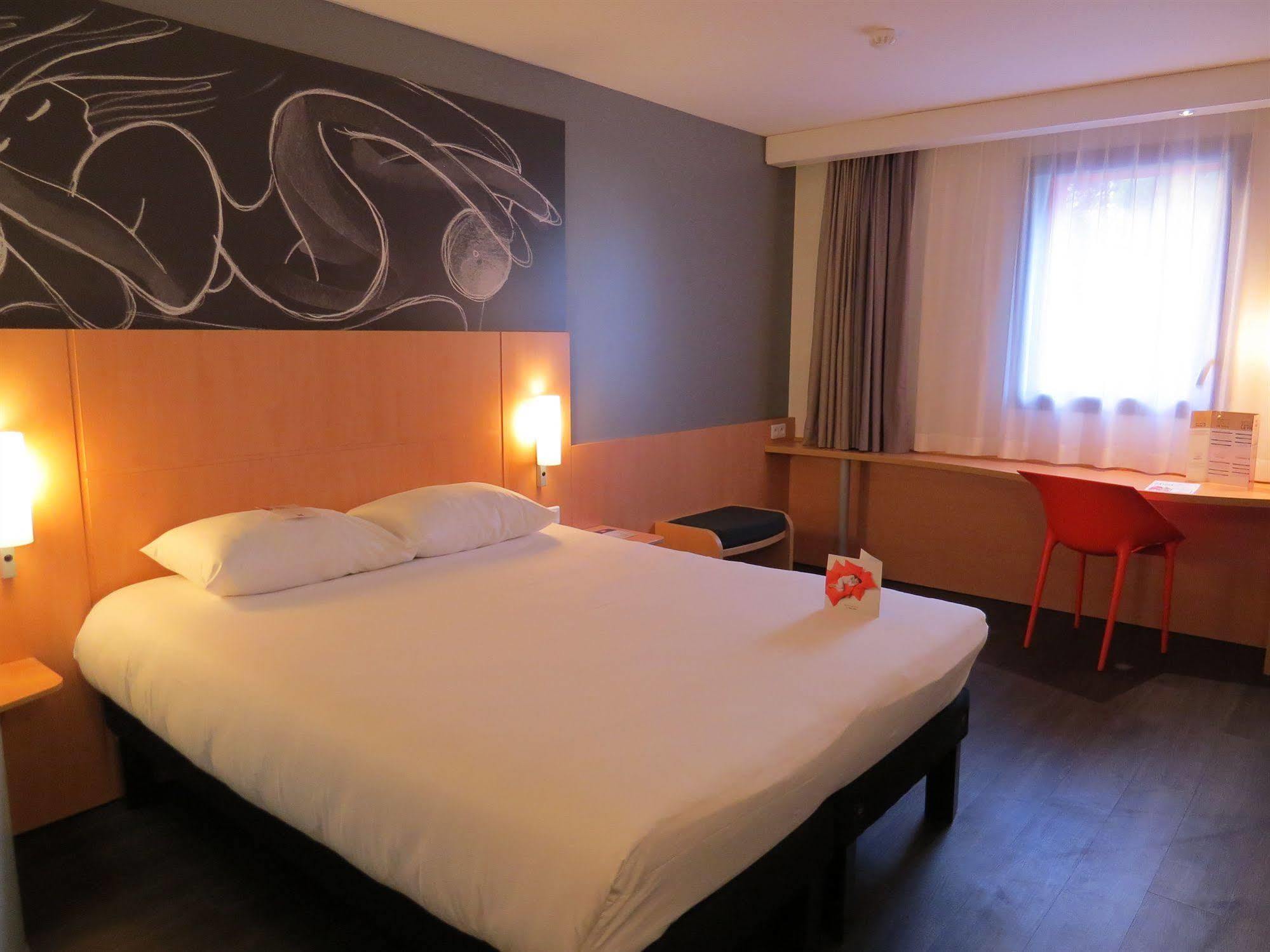 Hotel Ibis Soissons Esterno foto